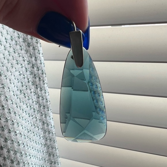 *PRICE DROP* Kendra Scott Maize Drop Earrings In dark Teal Glass - Picture 3 of 3